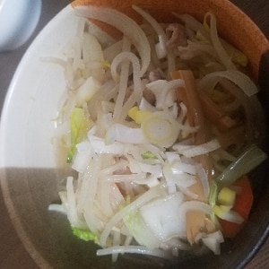 市販のラーメンにのせるだけ！野菜たっぷり塩ラーメン